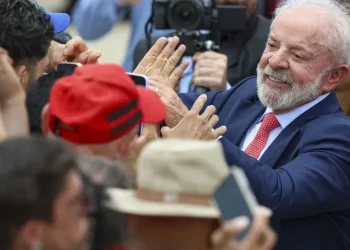 Eleições 2026: Lula supera Tarcísio, Michelle e Flávio no 1º turno
