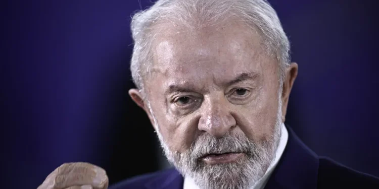 Lula sanciona reajustes do Legislativo, mas veta penduricalhos que furam teto