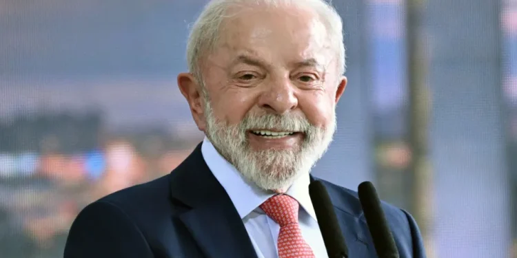 Avaliação negativa de Lula chega a 40%, contra 32% de positiva, mostra Datafolha