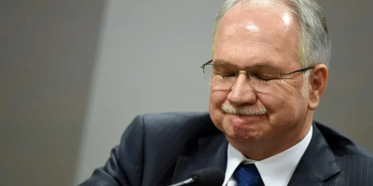 Master: Fachin antecipa retorno a Brasília para conter desgaste do STF com condução de Toffoli