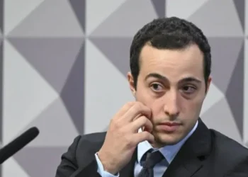 Empresário se mantém em silêncio em depoimento à CPMI do INSS