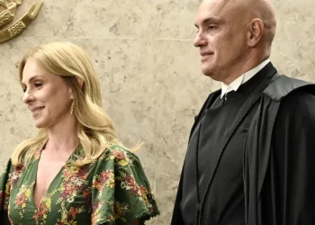 Esposa de Moraes é alvo de vazamento de dados e operação do STF