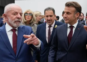 Macron convida Lula para cúpula do G7 na França