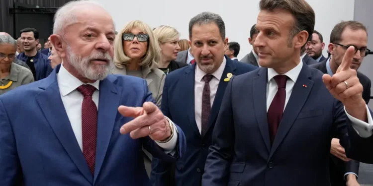 Macron convida Lula para cúpula do G7 na França