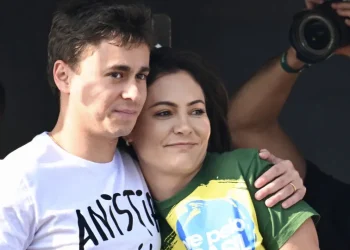 Nikolas diz que Michelle não têm amnésia e que Eduardo ‘não está bem’