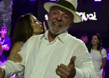 PT já moveu ação para impedir homenagem a presidenciáveis do PSDB no Carnaval