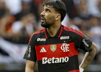 Exame descarta lesão grave no joelho e flamenguista Lucas Paquetá continua sonhando com a Copa