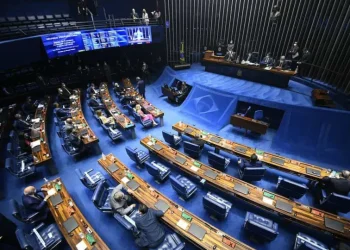 Senado aprova em comissão projeto que proíbe publicidade de apostas esportivas e jogos on-line