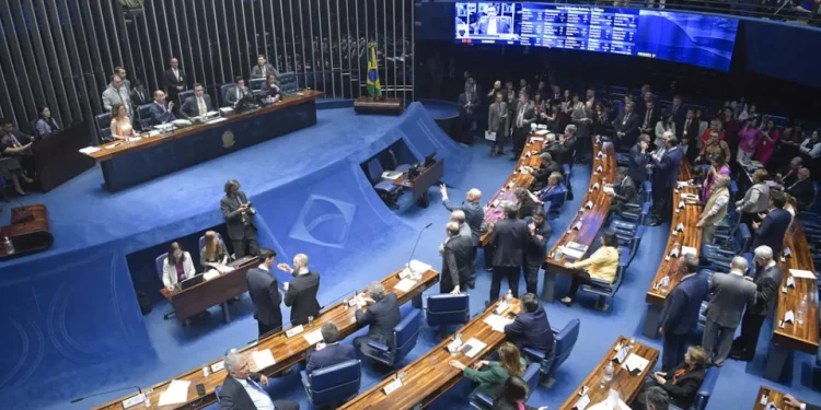 Senado aprova programa Gás do Povo e envia aposta eleitoral para sanção de Lula