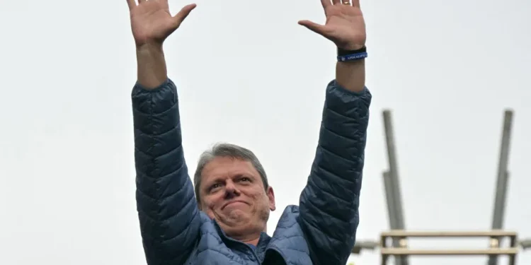 Tarcísio diz que Kassab tem opiniões próprias e que apoio a Bolsonaro não é submissão