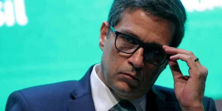 Deputado aciona PGR contra Campos Neto por suposta omissão na supervisão do Banco Master