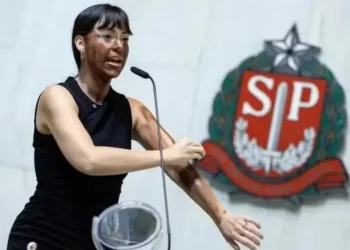 Deputados pedem cassação de Fabiana Bolsonaro por blackface na Alesp
