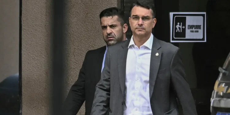 Flávio se consolida e empata com Lula no 2º turno, diz Datafolha