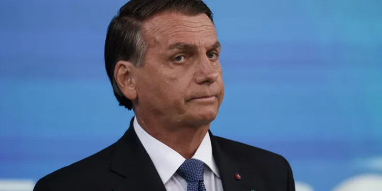 Junta médica de Bolsonaro tem antipetista e primo de Caiado