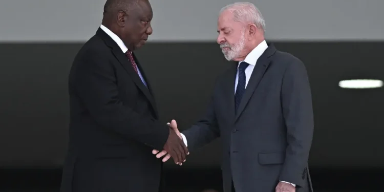 Lula defende reforço da defesa nacional e alerta para risco de invasão