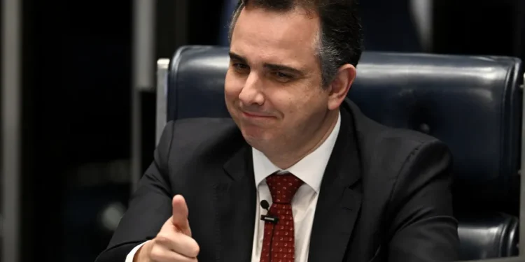 MDB pressiona Pacheco a entrar no partido de olho em palanque forte em MG