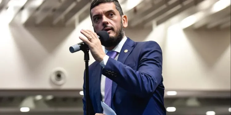 TSE determina cassação imediata de mandato de Rodrigo Bacellar, presidente da Alerj