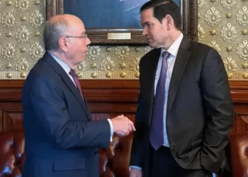 Visita de funcionário dos EUA a Bolsonaro é ingerência em ano eleitoral