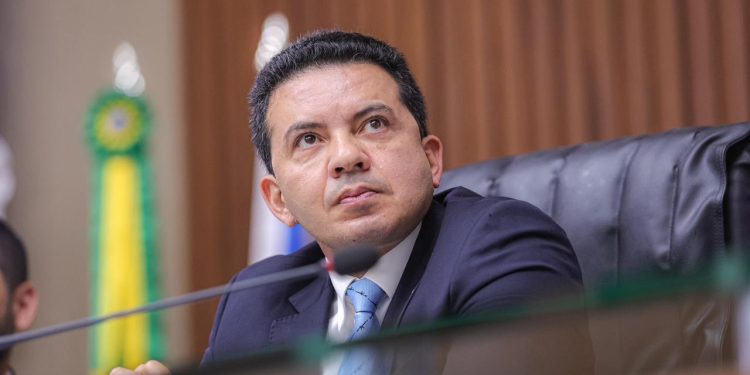 Aleam aprova proposta que endurece fiscalização sobre venda de bebidas adulteradas no Amazonas