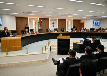 Gestora do Fundo de Educação de Humaitá é penalizada pelo TCE-AM após apontamentos em contas de 2024