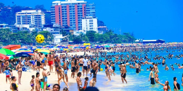 Brasil tem recorde de turistas estrangeiros no 1º trimestre, com alta anual de 19,4%