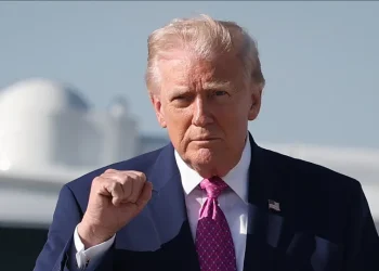 Horas antes do fim do prazo, Trump prorroga trégua com Irã até fim de negociações