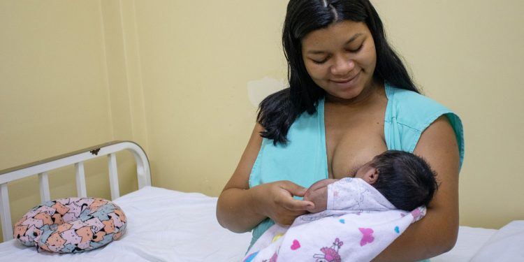 Manaus alcança 97,8% de amamentação exclusiva com leite materno e supera média nacional