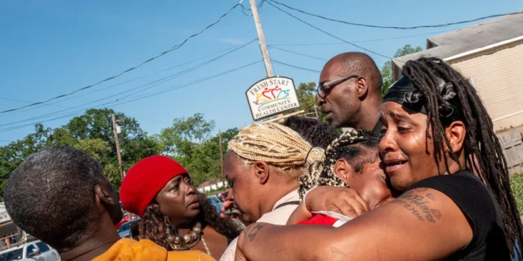 Polícia confirma que autor de massacre era pai de 7 das crianças