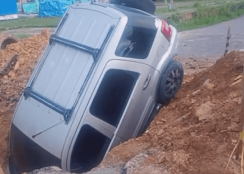 Vídeo mostra carro ‘engolido’ por cratera em Manaus